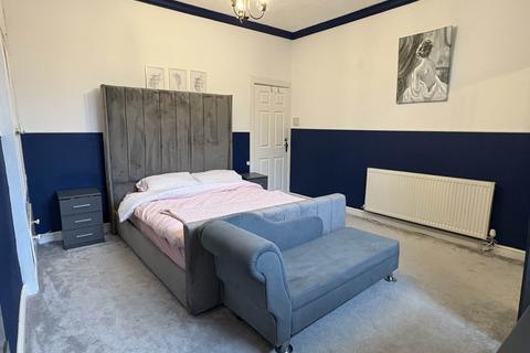6 All Saints Close, Royton, Oldham, OL2 5RD