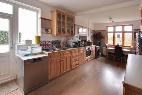 5 Barnfield Avenue, Croydon, CR0 8SF