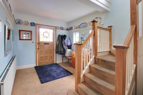 5 Barnfield Avenue, Croydon, CR0 8SF