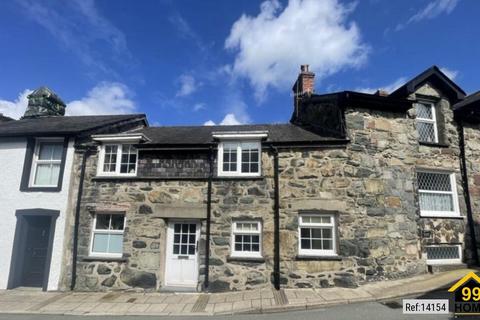 Meyrick Square, Dolgellau, Gwynedd, LL40