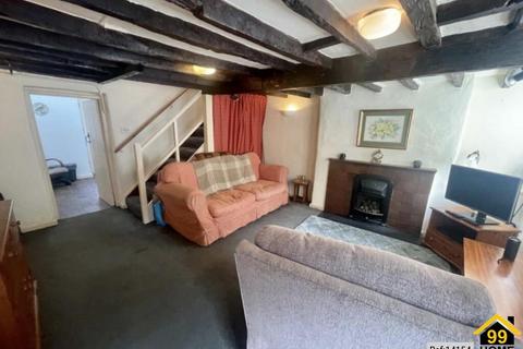 5 Meyrick Square, Dolgellau, LL40 1LT