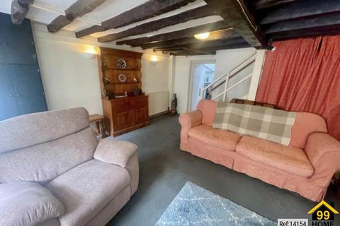 5 Meyrick Square, Dolgellau, LL40 1LT
