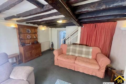 5 Meyrick Square, Dolgellau, LL40 1LT