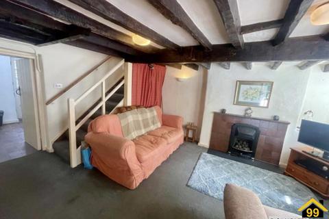 5 Meyrick Square, Dolgellau, LL40 1LT