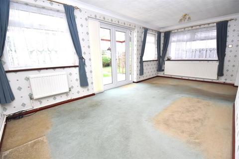 53 Ashcombe, Rochford, SS4 1SL