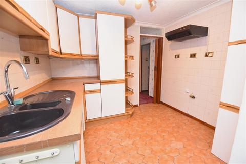 53 Ashcombe, Rochford, SS4 1SL