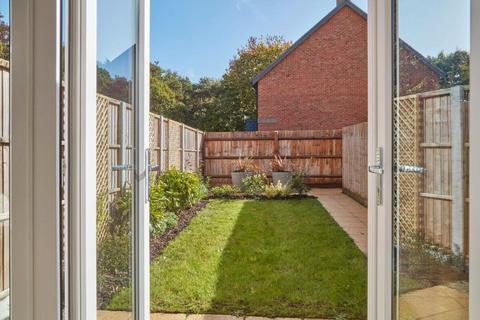 2 bedroom semi-detached house for sale, Highlands Lane, Rotherfield Greys, Henley-on-Thames, Oxfordshire, RG9