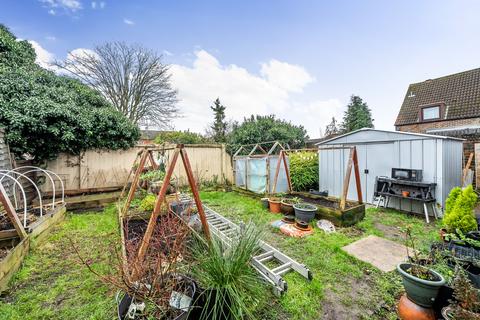 23 Fawns Manor Close, Feltham, TW14 8EN