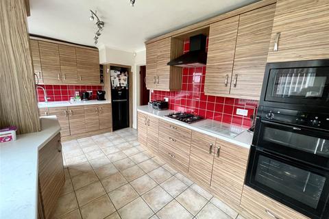 24 Bramble Road, Leigh-on-sea, SS9 5HB