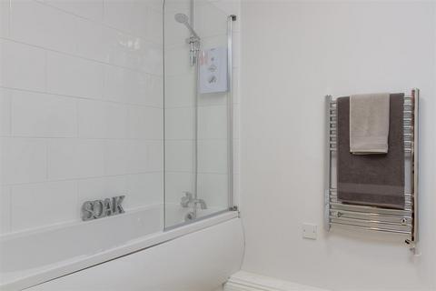 2 bedroom apartment for sale, Kenyon Lane, Manchester