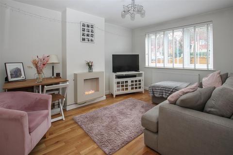 2 bedroom maisonette for sale, Hawthorn Avenue, Brentwood