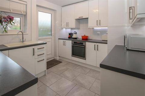 2 bedroom maisonette for sale, Hawthorn Avenue, Brentwood