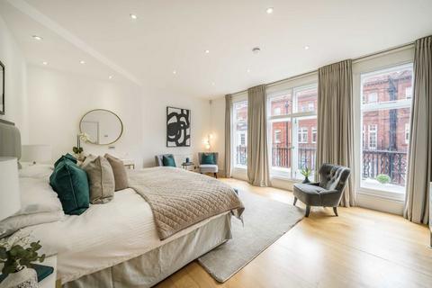 2 bedroom flat for sale, Green Street, London W1K