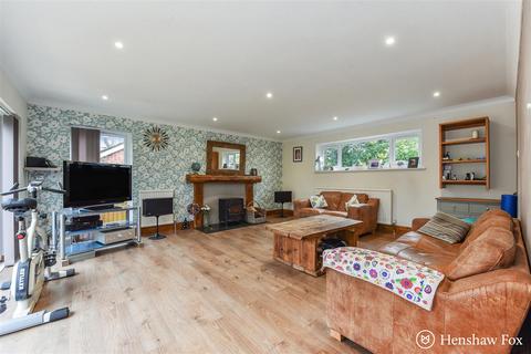 4 bedroom detached bungalow for sale, Fawley Road, Hythe, Hampshire