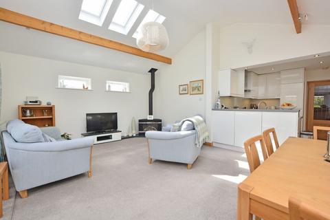 2 bedroom bungalow for sale, Wrenbury Crescent, Cookridge, Leeds