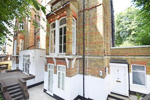 Ravensbourne House, East Twickenham