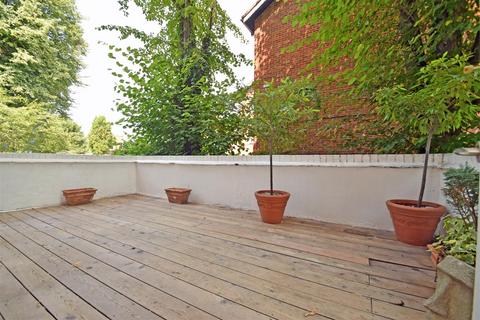 4, Ravensbourne House Arlington Road, Twickenham, TW1 2AX