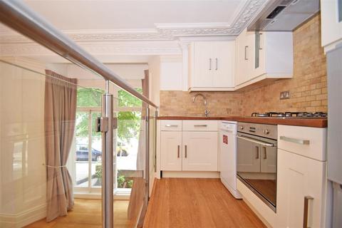 4, Ravensbourne House Arlington Road, Twickenham, TW1 2AX