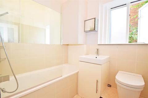4, Ravensbourne House Arlington Road, Twickenham, TW1 2AX