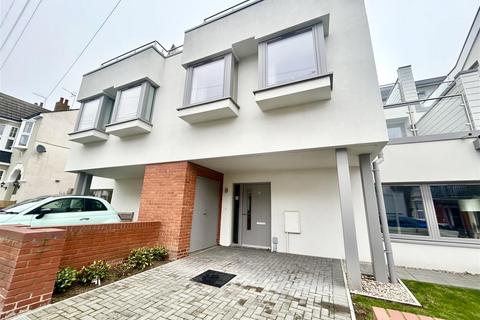 3 bedroom terraced house for sale, Leighton Avenue, Leigh-On-Sea