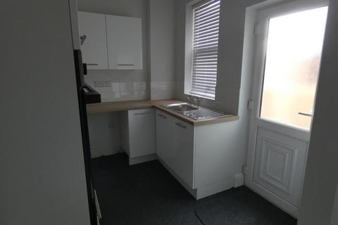 3 bedroom terraced house to rent, Withens Avenue, Sheffield S6