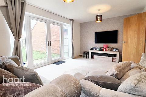 3 bedroom semi-detached house for sale, Maitland Road, Swadlincote