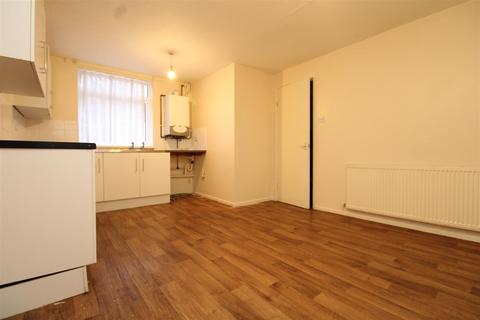 3 bedroom terraced house to rent, Muskham South Bretton Peterborough