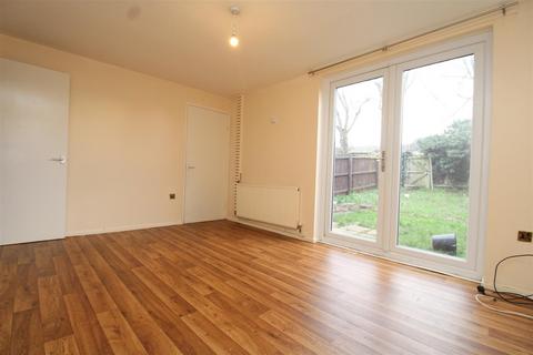 3 bedroom terraced house to rent, Muskham South Bretton Peterborough