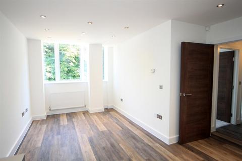 2 bedroom apartment to rent, Park Road , Timperley, Altrincham