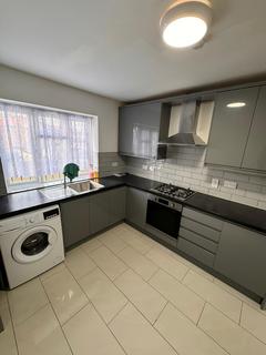 6 bedroom flat to rent, Barking, IG11