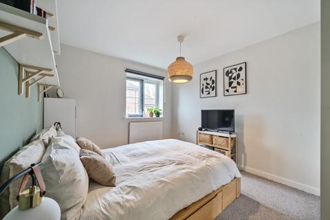 1 bedroom flat for sale, Bell Farm Way, Hersham, Walton-on-Thames, KT12