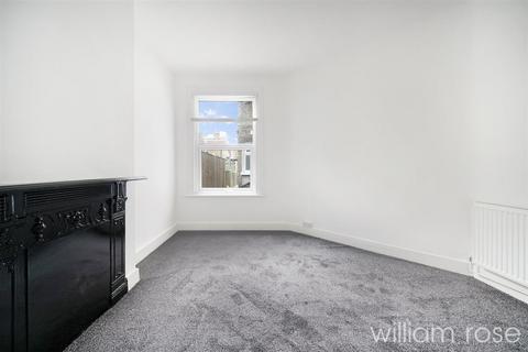 2 bedroom apartment to rent, Brunswick Road, London E10