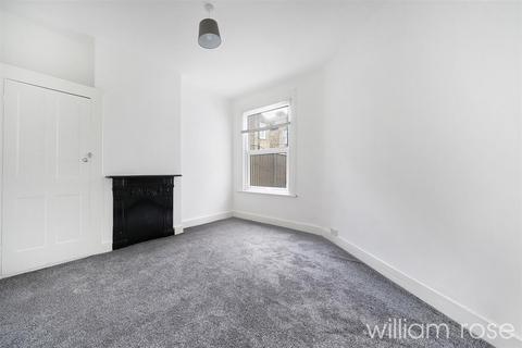 2 bedroom apartment to rent, Brunswick Road, London E10