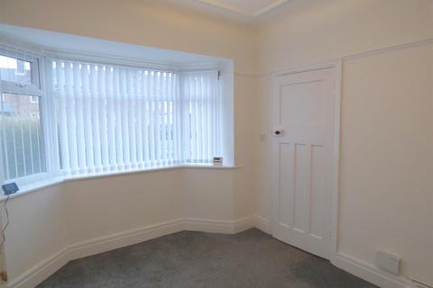 3 bedroom semi-detached house to rent, Dinas Lane, Huyton, Liverpool