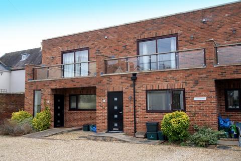 3 bedroom townhouse to rent, Carlton Mews