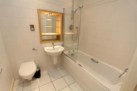 2 bedroom flat to rent, Balmoral Place, Brewery Wharf