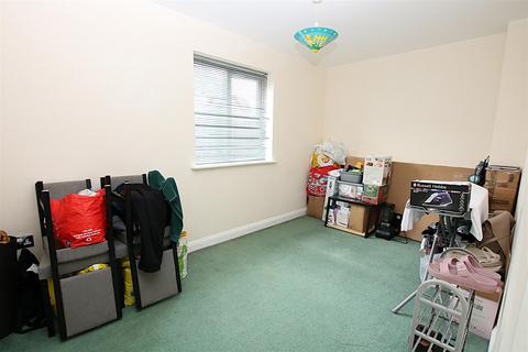 2 bedroom flat for sale, Henry Bird Way, Northampton