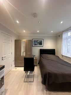 Studio to rent, Ascot Close Room 1 Ilford IG6 3AE