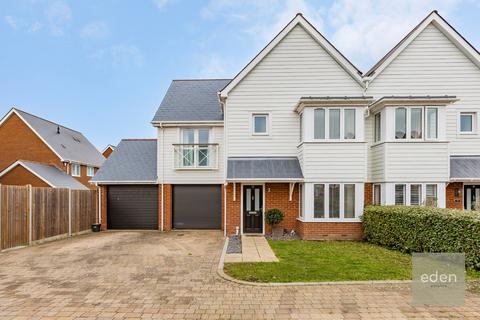 12 Ballard Road, Snodland, ME6 5FW