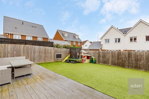 12 Ballard Road, Snodland, ME6 5FW