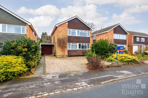 4 bedroom detached house for sale, Lunds Farm Road, Reading RG5