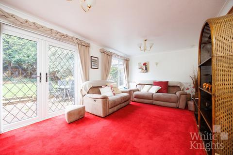 4 bedroom detached house for sale, Lunds Farm Road, Reading RG5