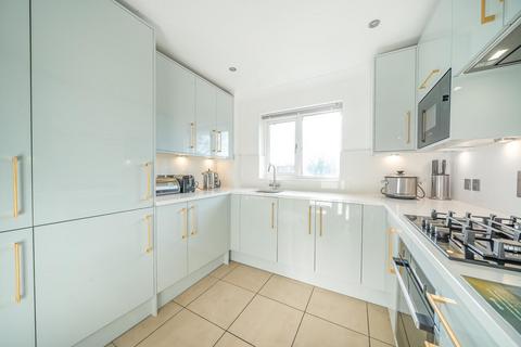 2 bedroom flat for sale, Albemarle Road, Beckenham