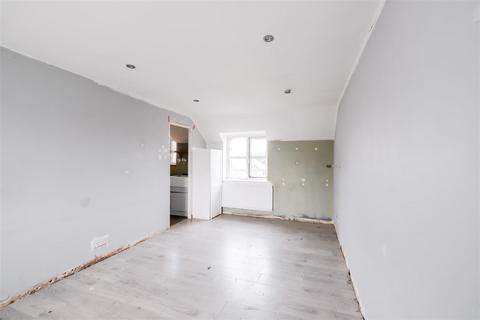 1 bedroom flat for sale, The Ridgeway, North Chingford