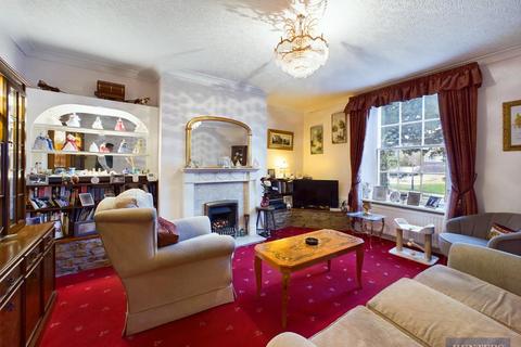 3 bedroom flat for sale, Scalby Road, Scarborough