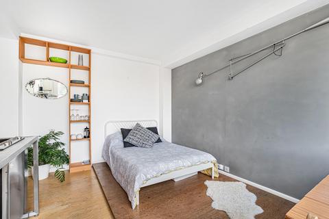 Studio for sale, Taymount Rise, London