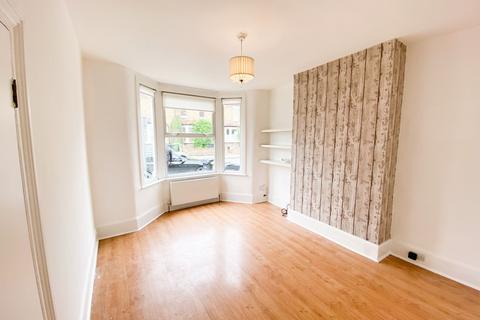 3 bedroom terraced house for sale, Woodville Road, London, E18