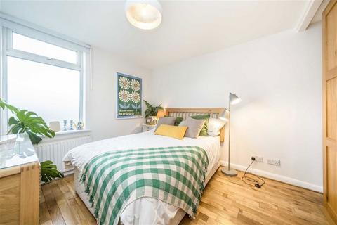 2 bedroom flat for sale, Loampit Vale, London SE13