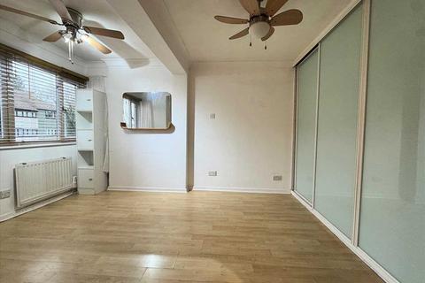 1 bedroom apartment to rent, Studio Apartment    Waymans Teviot Avenue Aveley, South Ockendon, South Ockendon