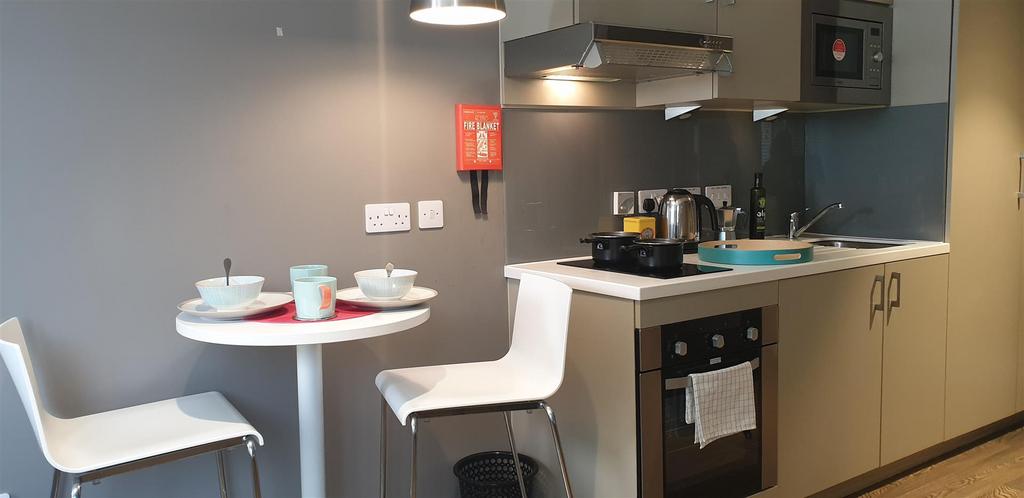 Melbourne breakfast kitchen.jpg